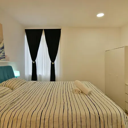 Apartman Urban Flat 4 Guests With Ac Várna